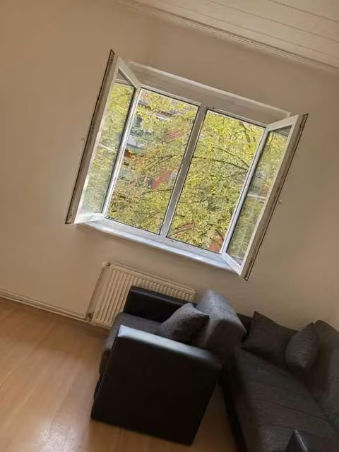 1 pièce de 42 m² avec grand balcon sur cour à Berlin-Spandau